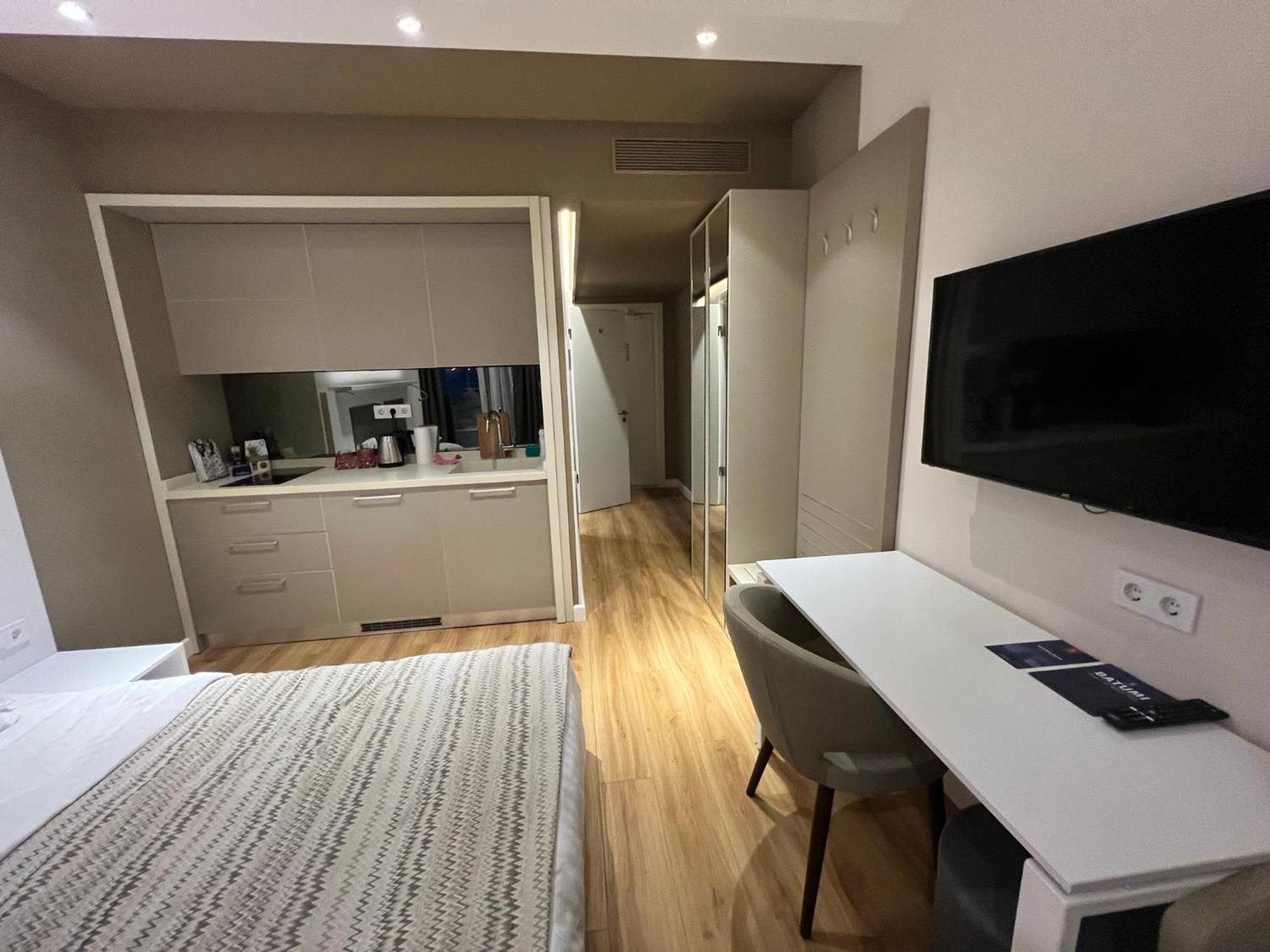 Ng Premium Apartments In Alliance Palace Батуми Экстерьер фото