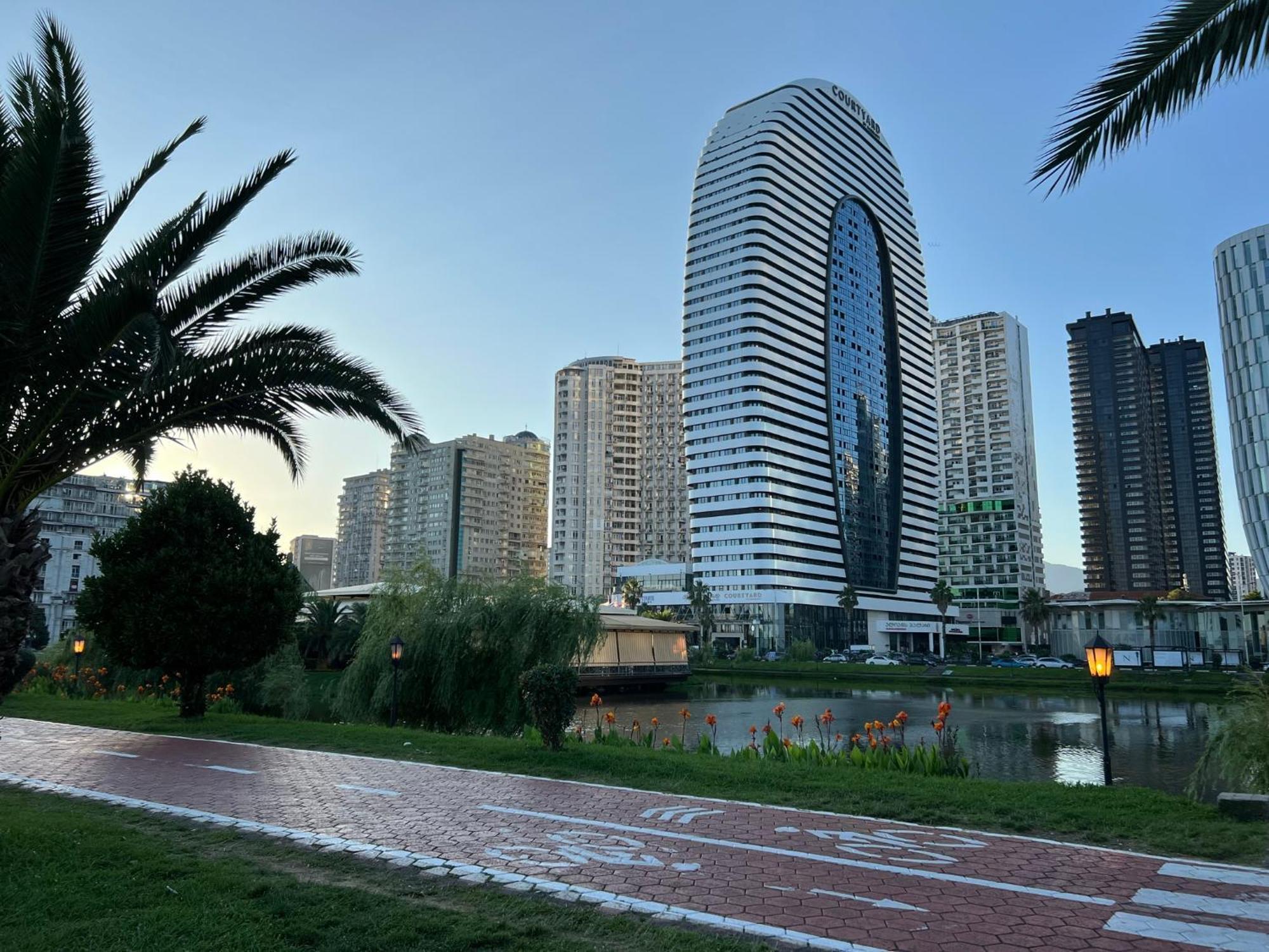 Ng Premium Apartments In Alliance Palace Батуми Экстерьер фото