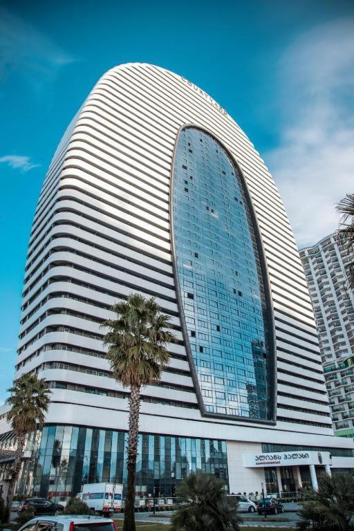 Ng Premium Apartments In Alliance Palace Батуми Экстерьер фото